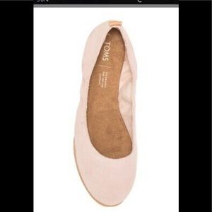 NWT Toms Blush Suede Flats